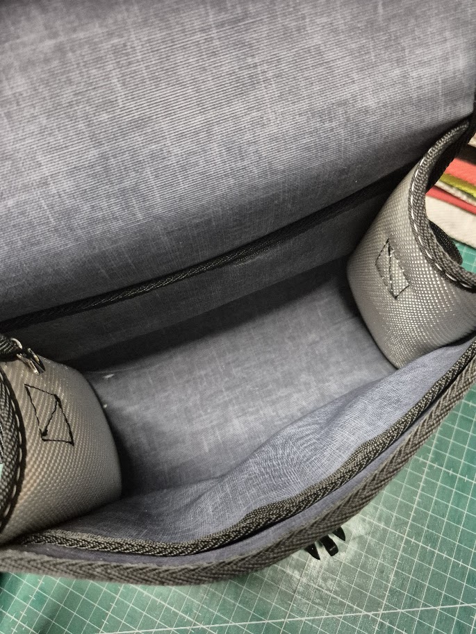 Schultertasche weiß aus Feuerwehrschlauch