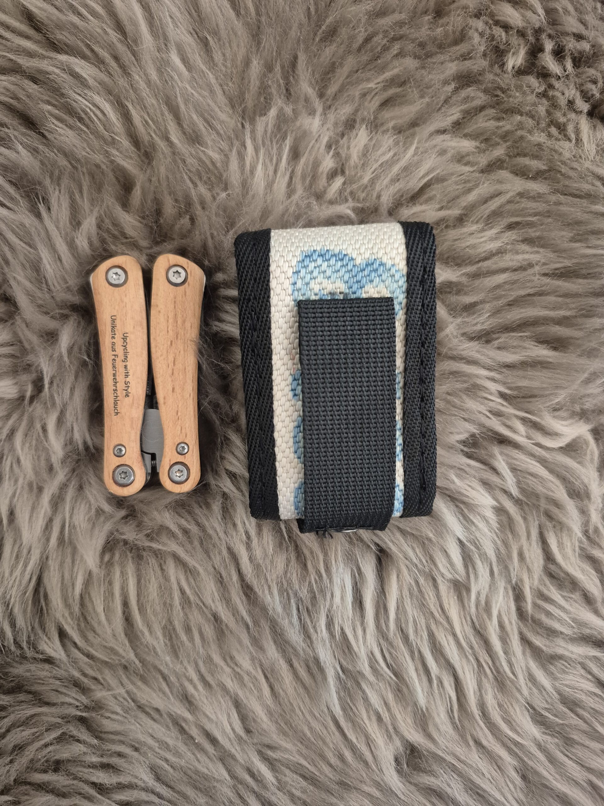 Tasche mit Multitool klein und Gürtelband